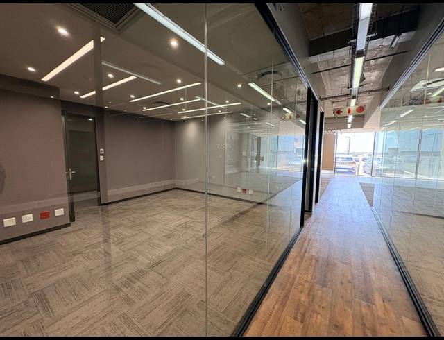 360M² OFFICE TO LET IN WATERFALL